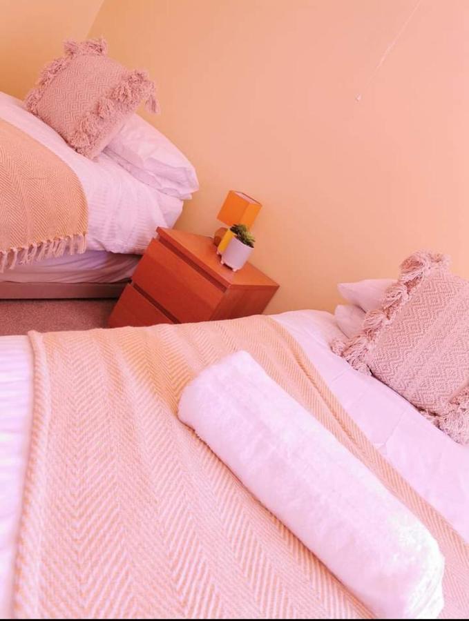 Glan-Yr-Afon Cottage Two Bedrooms Sennybridge Bagian luar foto
