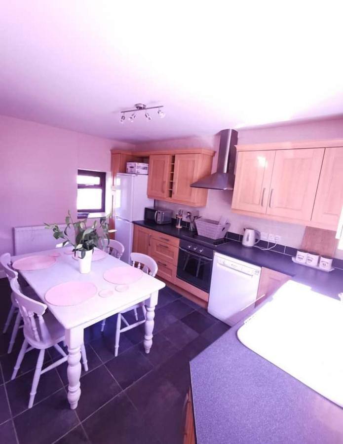 Glan-Yr-Afon Cottage Two Bedrooms Sennybridge Bagian luar foto