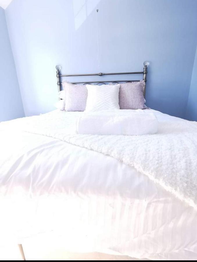 Glan-Yr-Afon Cottage Two Bedrooms Sennybridge Bagian luar foto